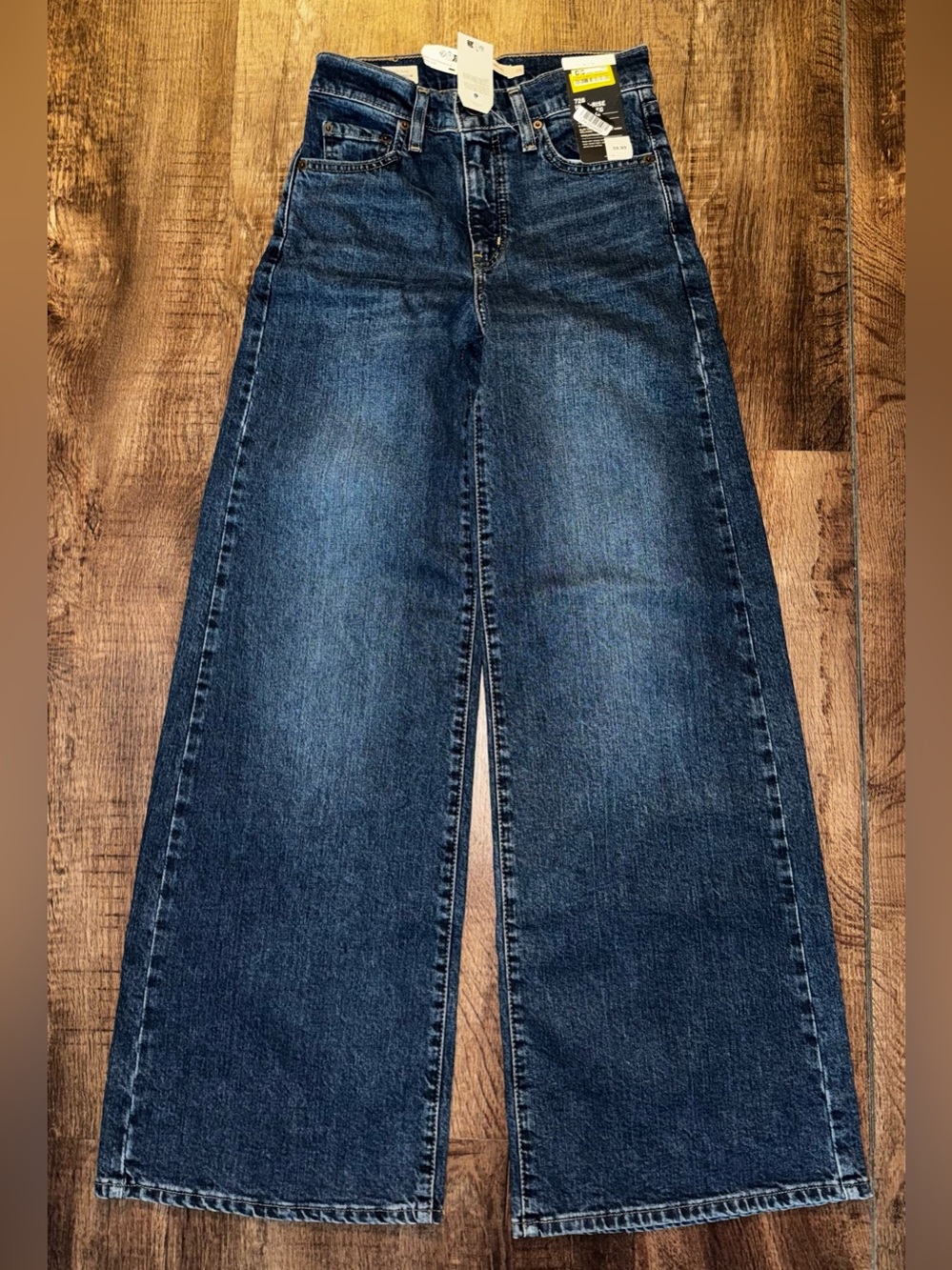 Levi’s 728 High Rise Wide-Leg Jeans NWT